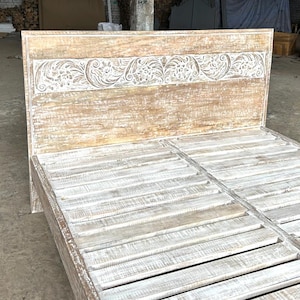 Queen Size Carved Bed Frame Solid Mango Wood Home Decor Engraving Work Bed Frame Bedroom Bed Frame