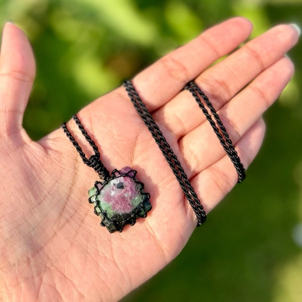 Ruby Zoisite Macrame Pendant Necklace, Ruby Zoisite Macrame Jewelry, Unisex Macrame Crystal Jewelry, Gemstone Pendants, Bohemian Jewelry