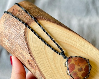 Peanut Obsidian Macrame Pendant Necklace, Peanut Obsidian Macrame Jewelry, Unisex Macrame Bohemian Crystal Jewelry, Gemstone Pendants