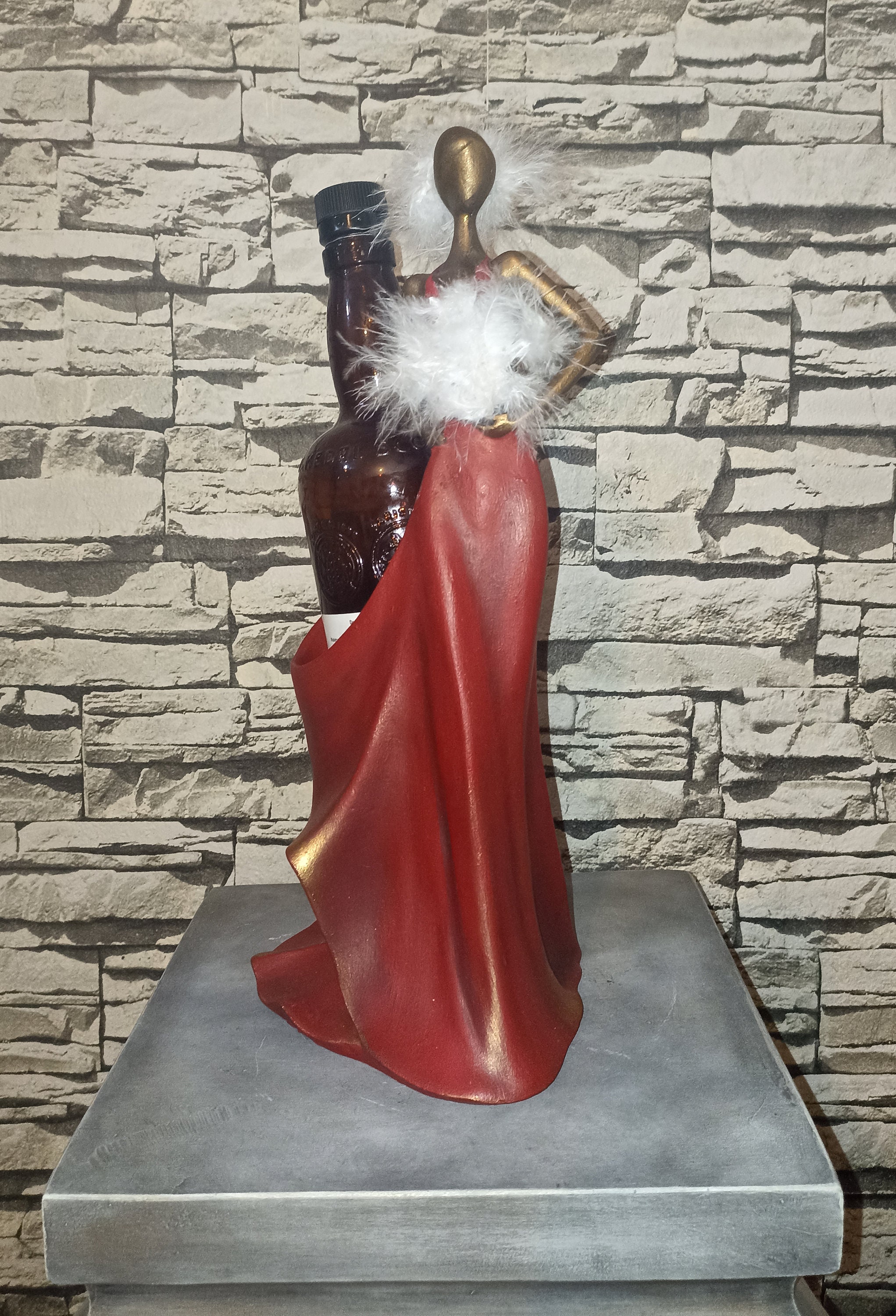 女性の彫刻デザイン ワインラック レディ彫刻ワインラック：モダンなホームデコレーション（16x13x34 cm