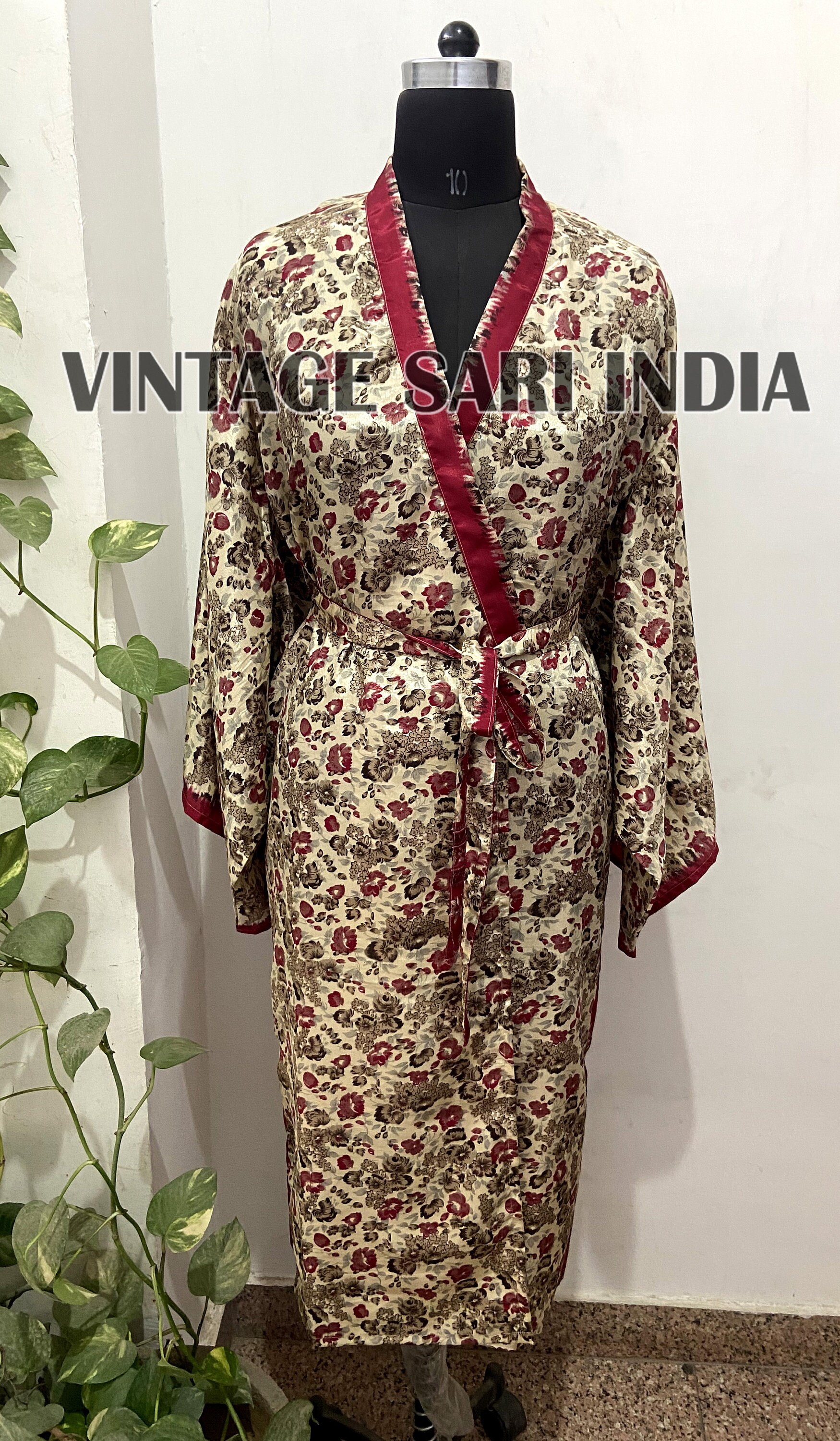 Sari Robe Indian Vintage Silk Sari Robe/ Women's Clothing/ Silk Kimono Robe ...