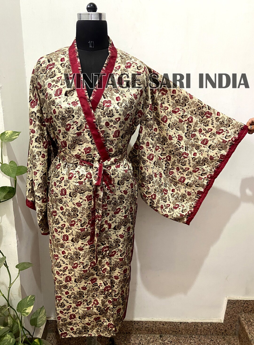 Sari Robe Indian Vintage Silk Sari Robe/ Women's Clothing/ Silk Kimono Robe ...