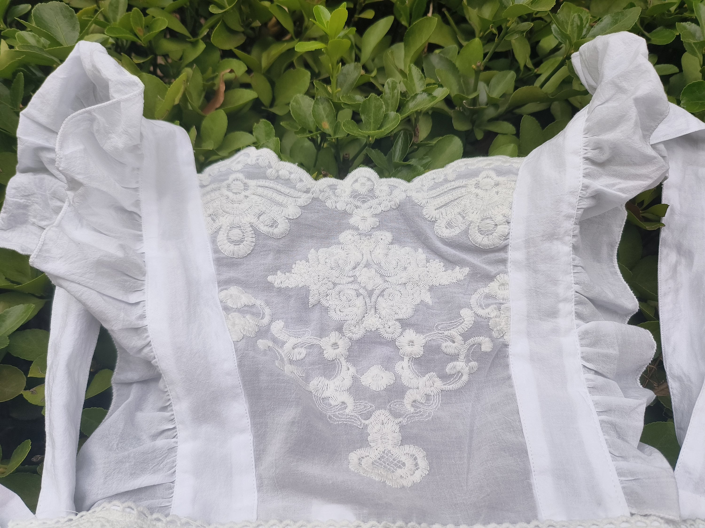 White Embroidery Frilly Apron With Lace French Maid Apron Bakery