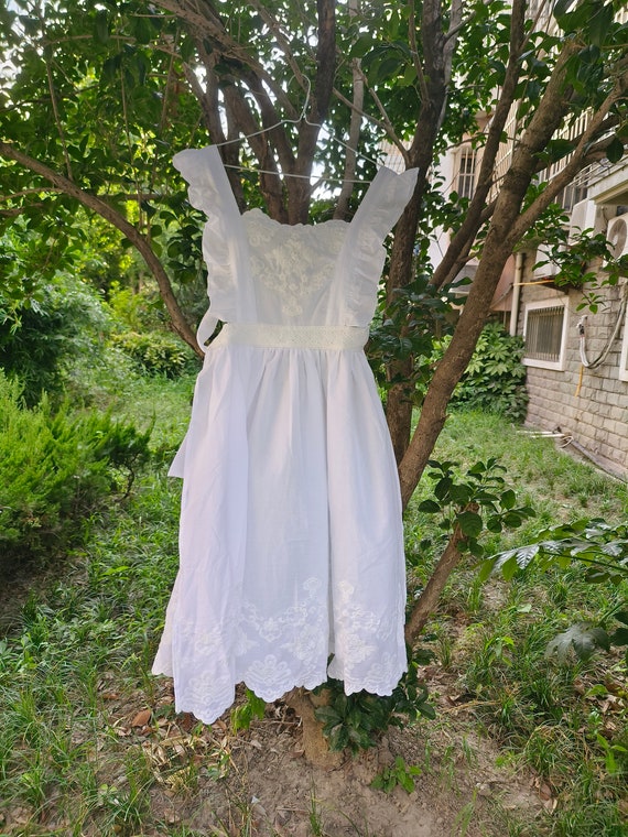 White Embroidery Frilly Apron With Lace French Maid Apron Bakery