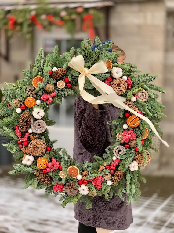 Corona Di Natale In Abete Artificiale, 45 Cm, Realistica E Durevole, Per Porta O Decorazione Invernale Interna/esterna