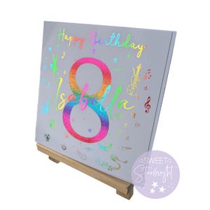 Cartão de aniversário personalizado com folha de arco-íris, nome e idade personalizados, escolha de hobbies, esporte, música, balé e muito mais