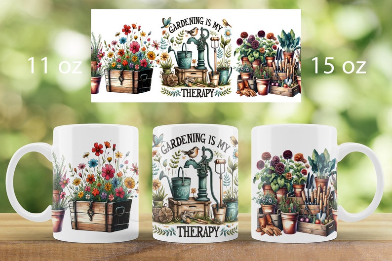 Pu&ograve; includere: Tazza in ceramica bianca con un'illustrazione colorata di attrezzi da giardinaggio, fiori e il testo "Gardening is my therapy". La tazza &egrave; disponibile nelle dimensioni da 11 oz e 15 oz.
