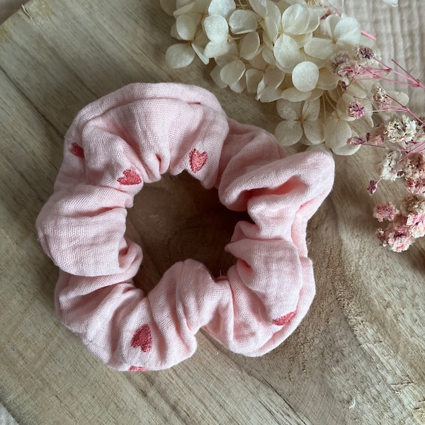 Scrunchie muslin with heart embroidery I hair tie I hair accessories | pink |