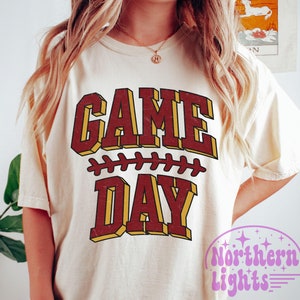 Fútbol retro día del juego granate y dorado PNG, diseño de sublimación de fútbol, temporada de fútbol PNG, touchdown del día del juego PNG, fútbol granate y dorado