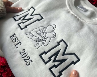 Custom Mum Line Art Hoodie Embroidered Dog Name, Varsity Personalized Mum Sweatshirt from Your Photo, Varsity,Gifts for Mothers, Mothers Day