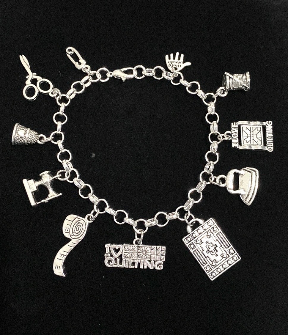 ⭐︎flat charm bracelet Quilting Charm Bracelet, Quilter's Gift, I Love Quilting