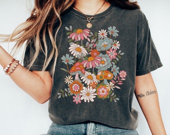 Geperste bloemen Comfort Colors® Shirt, Boho Wildflowers Cottagecore Shirt, Goblincore Shirt, Cottagecore Flowers, Pastel Floral Nature Shirt