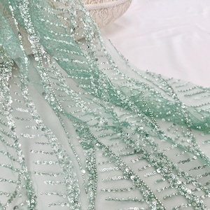 Mintgrönt pärlspetstyg, aftonklänningstyg, paljettbesatt tylltyg, designerkläders spets, nättyg