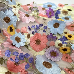 New style flower lace fabric,fashion embroidery fabric,3D flower fabric,lace fabric,evening dress fabric,designer tulle fabric