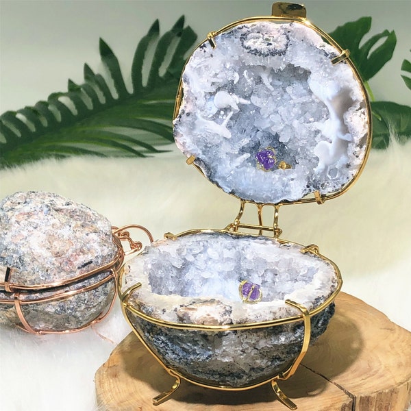 Druzy Agate Geode Jewelry Box, Raw Angel Aura Agate Geode, Raw Gemstone Ring Box, Wedding Ceremony Ring Holder, Home Decor, Crystal Gift