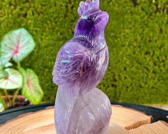 ローズクォーツの鳥の彫刻：アメジストの台座、瑪瑙とソーダライトの羽