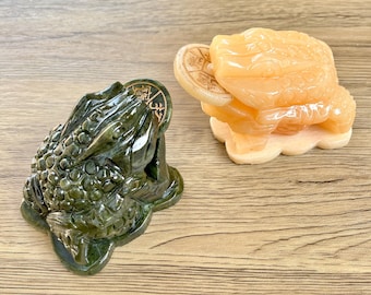 Hand-Carved Jade Money Frog Statue: Feng Shui Prosperity Decor