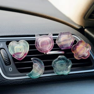 Crystal Fluorite Vent Clips Car, Car Vent Clips Accessories, Energy Purification Gemstone Carved Clips Spiritual Car Decor & Protection Gift