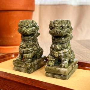 Green Jade Lion Statues: Hand-Carved Feng Shui Guardians, Home Decor
