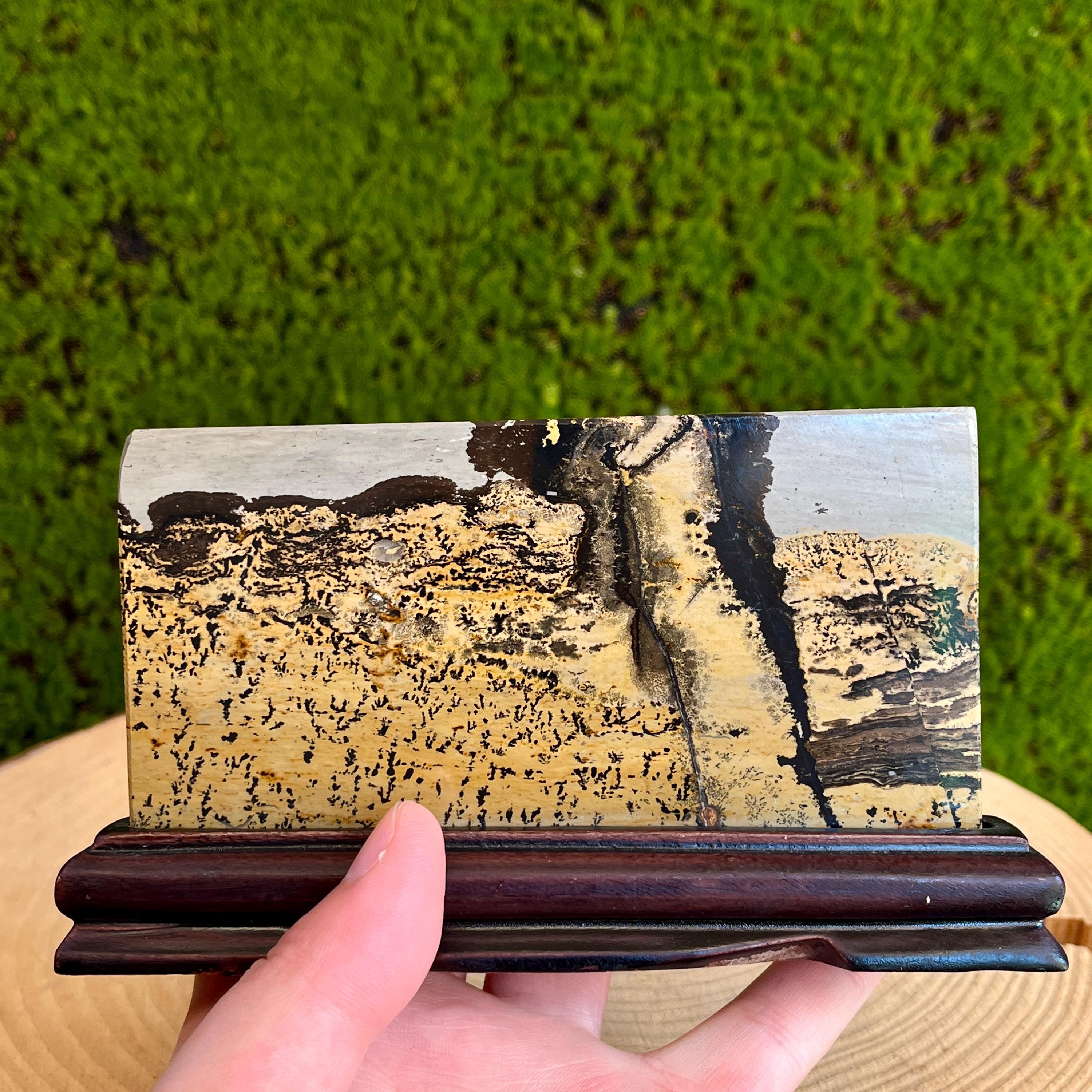 鑑賞石 素晴らしい風景 山の風景 石製置物 木製台座付き ピクチャージャスパー彫刻：木製台座の山の風景石アート - Etsy 日本