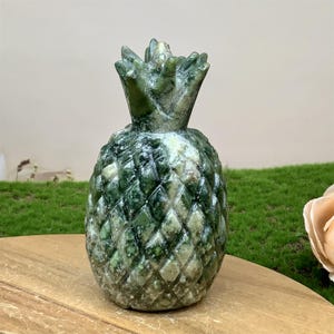 Crystal Pineapple Hand-carved Mineral Specimen, Quartz Pineapple Carving, Crystal Desk Decor