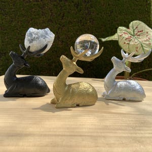Copper Deer Crystal Sphere Stand - Elegant Brass Base for 3-4.5cm Sphere, Minimalist Desk Home Boho Decor for Crystal Lovers Energy Healing