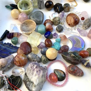 Mystery Box Crystal, Mystery Set, Steine und Mineralien, persönliche Box mit Kristallen, Kristallgeschenkbox, Box mit echten Halbedelsteinen
