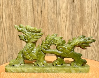 緑翡翠の龍彫刻：風水幸運、17 cm - Etsy 日本