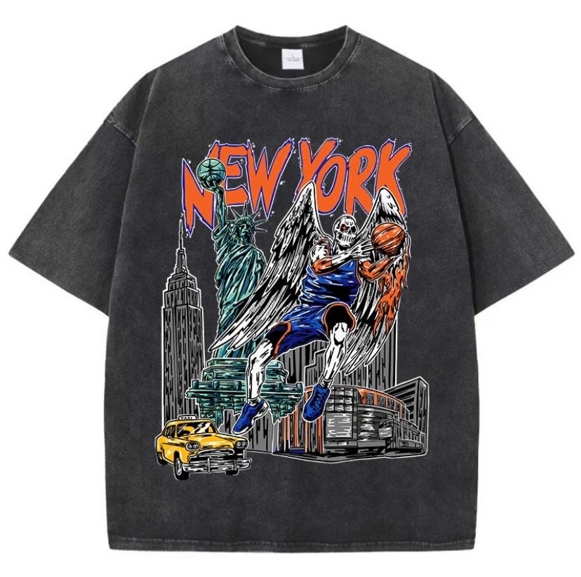 Vintage Champion New York Knicks Basketball crewneck sweatshirt, Men's  Fashion, Tops & Sets, Tshirts & Polo Shirts on Carousell