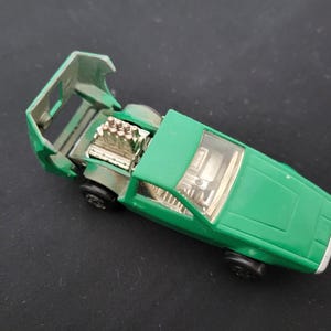 アンティーク マッチ箱 ミッドナイト マジック、1972 年 - 希少ブルガリア版、コレクションまたはギフト用の金属製カート、緑色のおもちゃ、超希少、マッチ箱