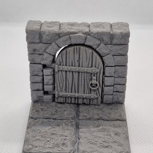 DRAGONLOCK Dungeon Arched Door Tile (2"x2")