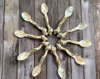 Set of 10 spoons of mother of pearl unique, mother of pearl,mother of pearl spoon2 white spoons with conch spools