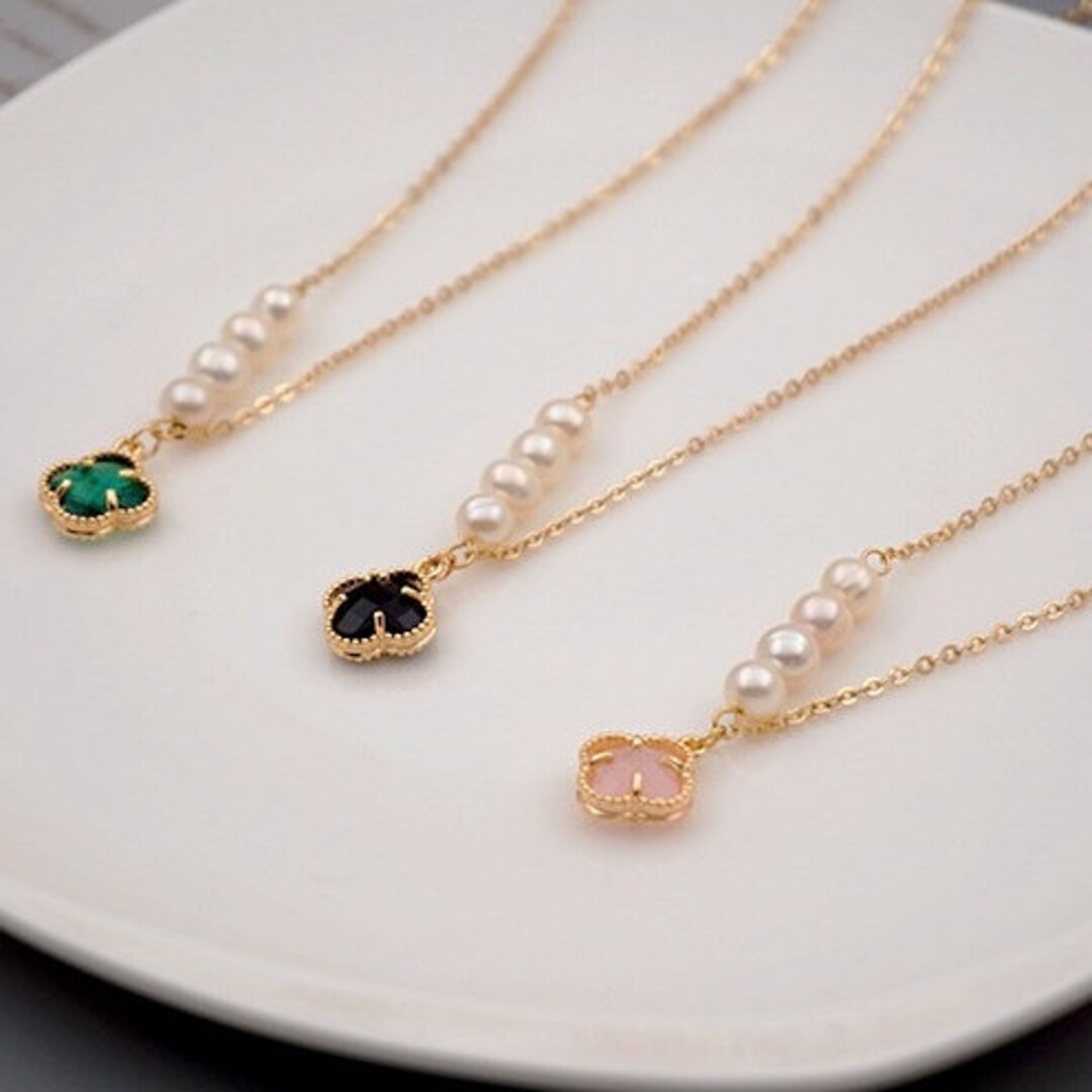 スタイリッシュな4つ葉の真珠のネックレス - Etsy 日本
