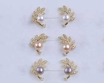Leaf earrings with natural freshwater pearls