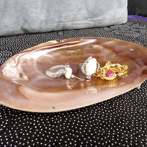 Jewelry Tray, Jewelry Holder, Mother of Pearl Dish Seashell Dish, Personalized With Lettering Plate Shell Dish, Home Decor, Gifts for Her