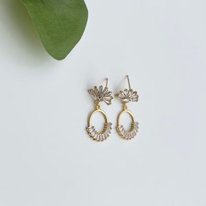 Pendientes colgantes circulares con forma de abanico Art Déco dorado, pequeños y delicados pendientes de novia, joyería de inspiración vintage, regalo para damas de honor
