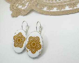 Vintage Corelle Butterfly Gold Earrings, Upcycled China Earrings, 1970s Retro Kitchen Jewelry, Cottagecore Dangle Earrings, Floral Gold