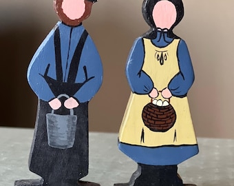 Figuras de madera para estantes: hombre y mujer, decoración campestre, arte popular rústico, 9,5 cm de alto.