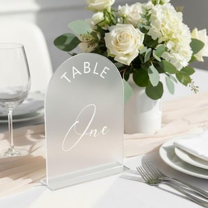 Clear Acrylic Wedding Table Numbers, Easy-to-Read Reception Signs, Modern Seating Display