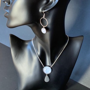 Asymmetrical necklace and earrings set