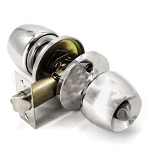Villar Home Designs Door Knob Versa Chrome Privacy