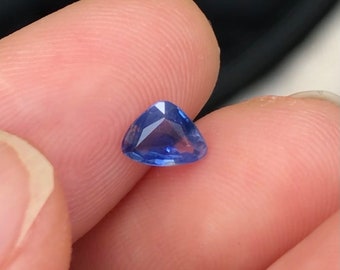 milky blue sapphire Viet Nam 0.42ct
