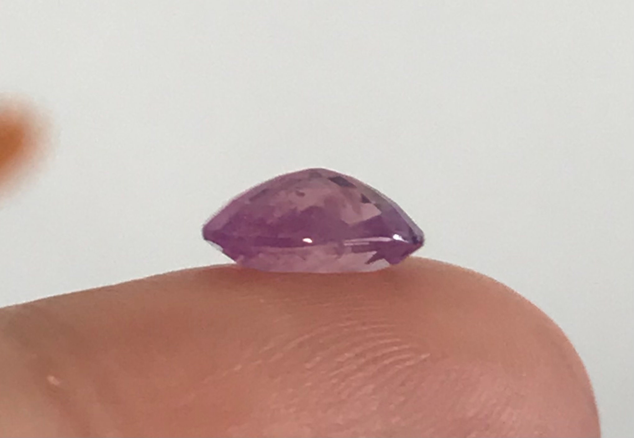 ベトナム、ルーク・イエン産、1.47カラットのバイカラーサファイア