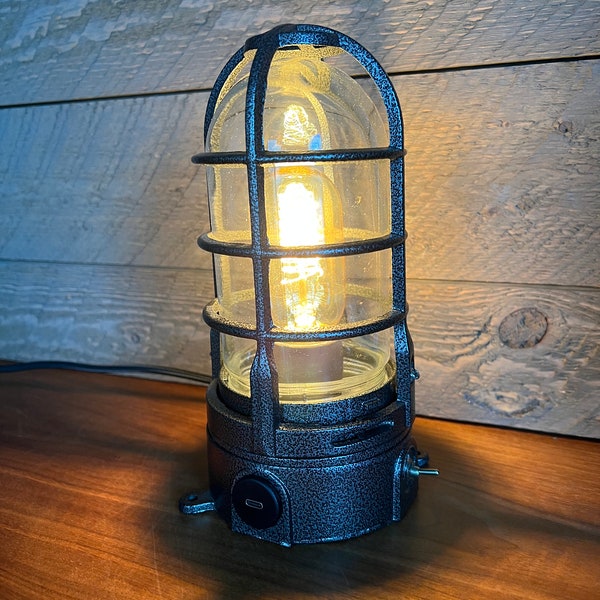 Lampe de table-Lampe de bureau-Lampe Edison Steampunk-Décor rustique-Cadeau pour homme-Décor de ferme-Décor à la maison-Accessoires de bureau-Éclairage industriel