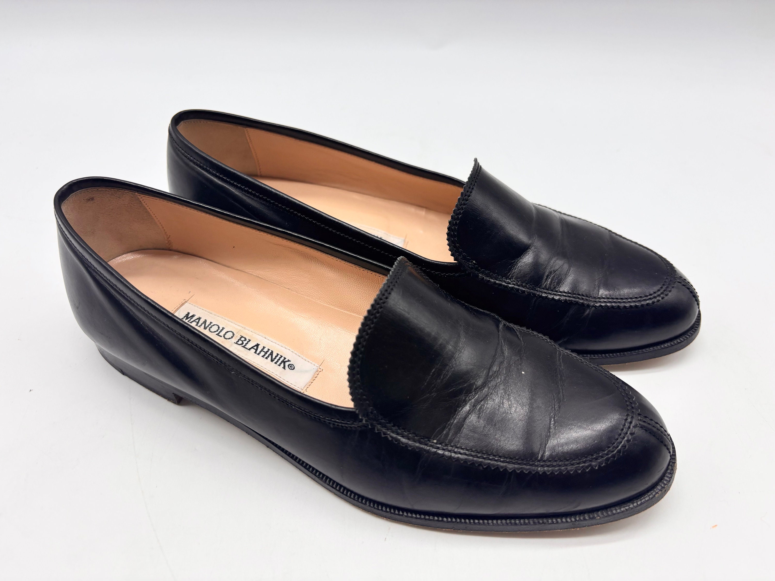 マノロブラニク ビーズ装飾 ブラックサテンシューズ マノロブラニク ビーズ装飾 ブラックサテンシューズ