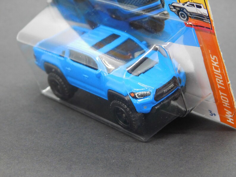 Hot wheels toyota tacoma Hot wheels toyota tacoma
