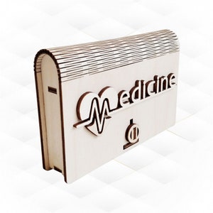 Puede incluir: Una caja de madera con un diseño de corazón y línea EKG y la palabra "Medicina" en la parte delantera.