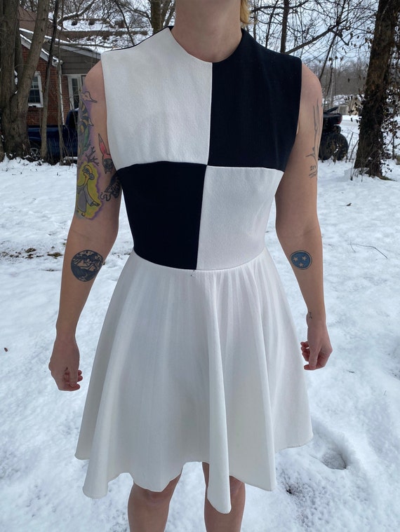 1960s Color Block Black & White Dress - image 2