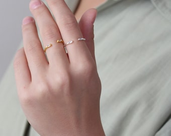 Delicate Baguette Ring, Band Ring, Gold & Silver Jewelry, Chiristmas Gifts For Her, Braidesmaids Gifts, EDBR1