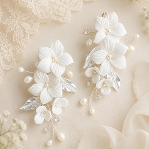 Boucles d'oreilles florales pour mariée, Boucles d'oreilles de mariée en or, Boucles d'oreilles de fleurs de mariage en argent, Boucles d'oreilles pendantes de mariée, Boucles d'oreilles longues en porcelaine